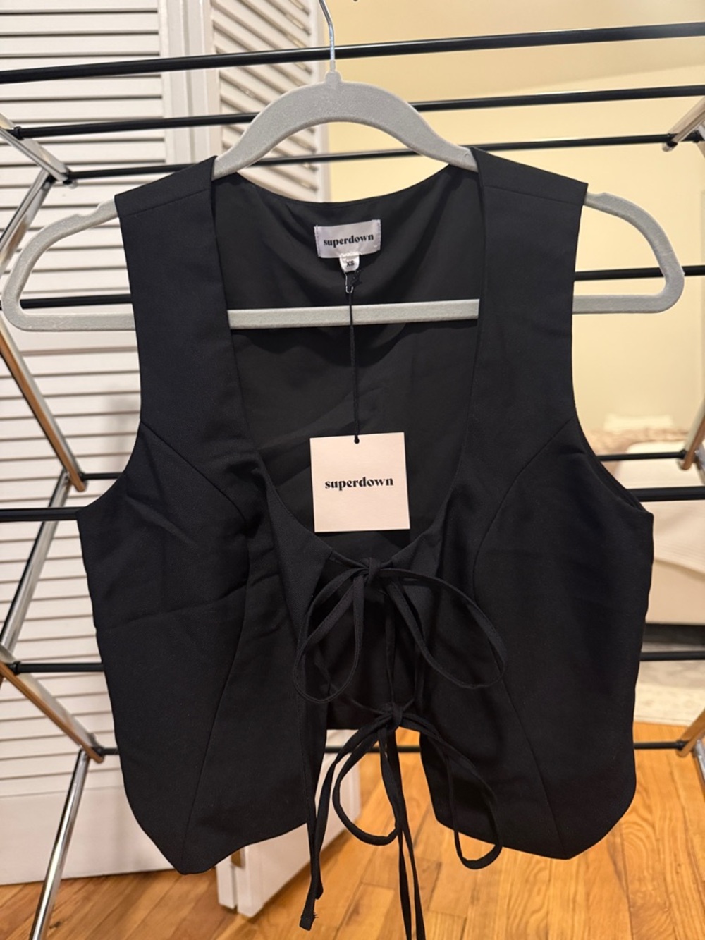 superdown Black Lace-Up Cropped Vest